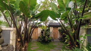 Pintu masuk interior