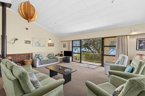 TV, fireplace, DVD player, offices