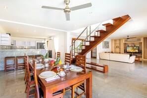 Villa Luxe, 3 chambres, vue piscine | Salle à manger