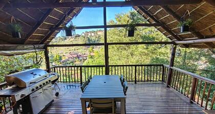 Indulgent Escape, Jet Bath, Stunning Views & Boma Firepit -Retreat from the City