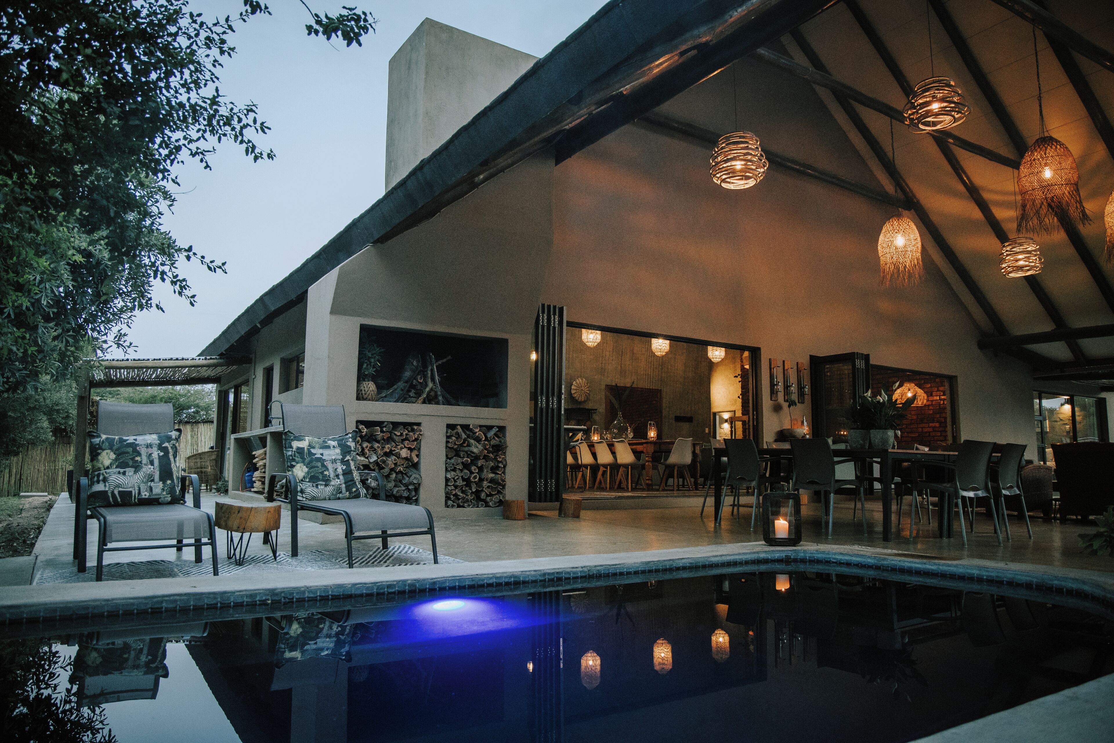 Outdoor pool, pool loungers