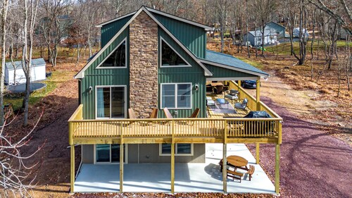 The Buckhorn Chalet | Hot Tub | Arcades | 6 Bedroom | Fire Place