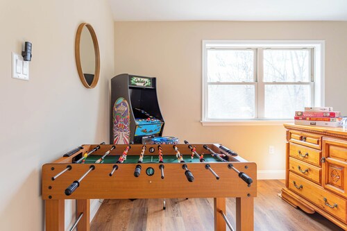 The Buckhorn Chalet | Hot Tub | Arcades | 6 Bedroom | Fire Place