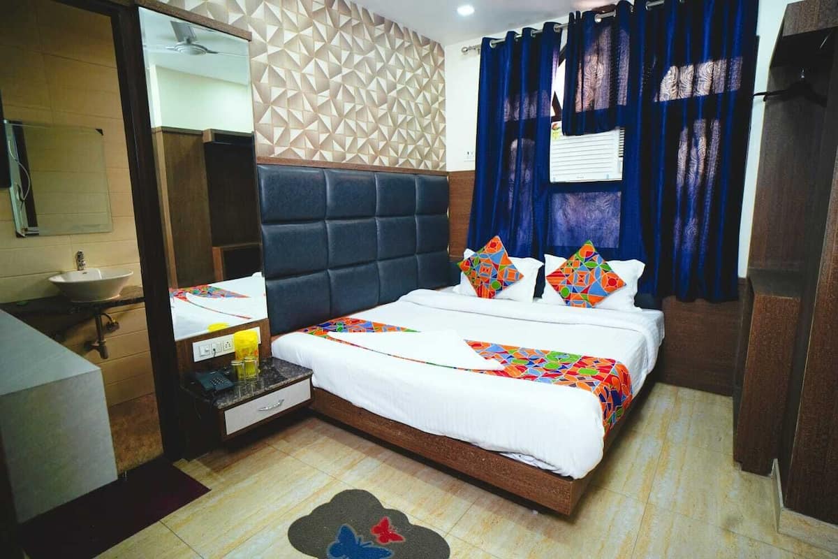 Free WiFi, bed sheets, wheelchair access