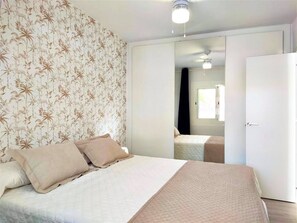 1 sovrum, strykjÀrn/strykbrÀda, gratis wi-fi och sÀngklÀder