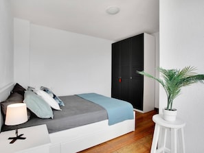2 chambres, fer et planche à repasser, accès au Wi-Fi (inclus)