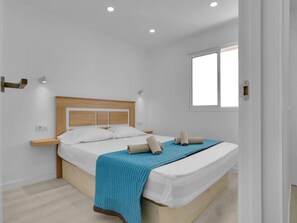 2 chambres, fer et planche à repasser, Wi-Fi gratuit, draps fournis