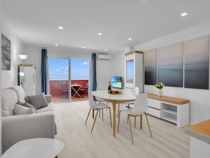 Interior - Penthouse The Cliffs, Huge Terrace, Bbq, Air C (Puerto de Santiago)
