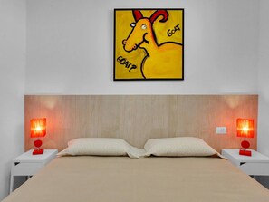 1 sovrum, strykjÀrn/strykbrÀda, gratis wi-fi och sÀngklÀder