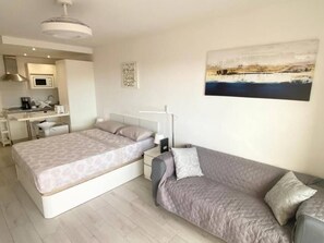 TV - Top Floor Panoramic Studio, Heated Pool (Los Cristianos)