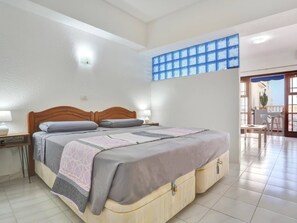 Fer et planche Ă repasser, Wi-Fi gratuit, draps fournis