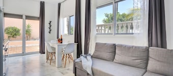 Cliffstone Apartment, Los Gigantes, Heated Pool