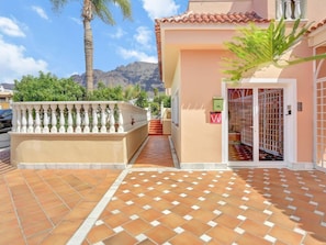 Exterior detail - The Stone Apartment, Los Gigantes, Heated Pool (Acantilados de Los Gigantes)