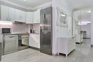 Fridge, microwave, oven, dishwasher