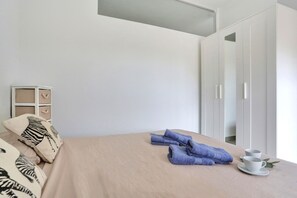 1 室のベッドルーム、アイロン / アイロン台、WiFi (無料)、ベッドシーツ