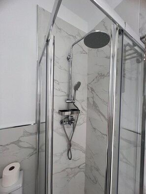 Shower, hair dryer, towels - Studio Eureka, Fiber, Pool (Arona)