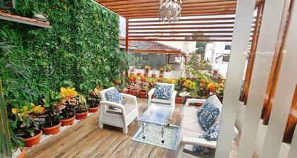 Single Bedroom Apartment with WiFi and AC in vibrant Bengaluru