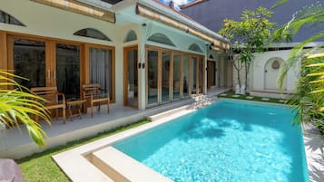 Kolam renang terbuka
