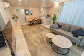 Interior - CORAL ISLAND (Nago)