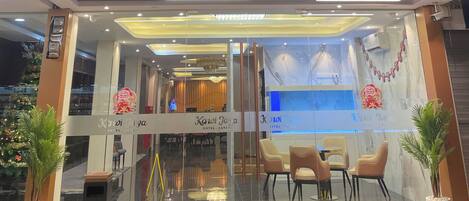 Vista frontal de la propiedad