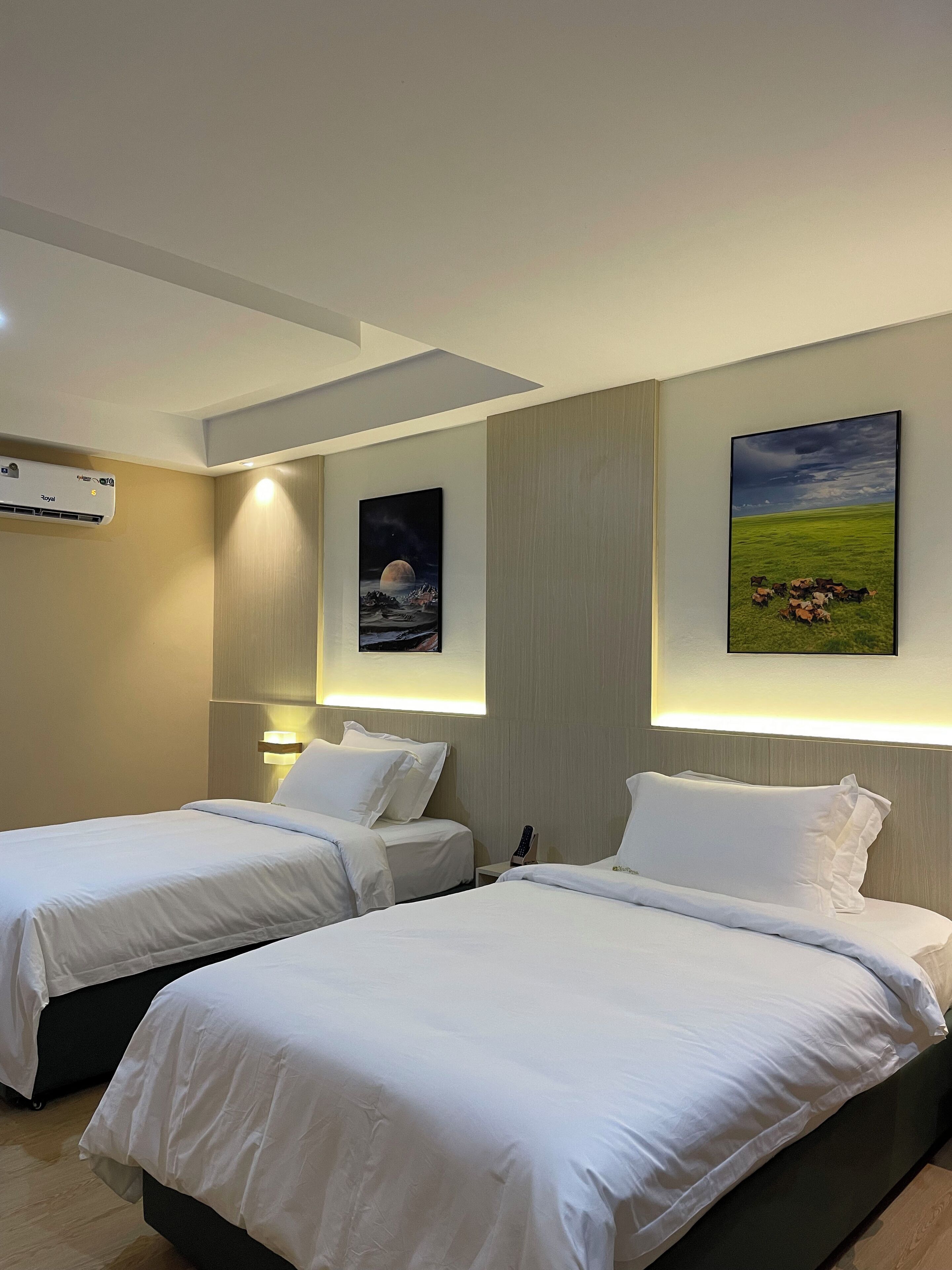 Minibar, soundproofing, free WiFi, bed sheets