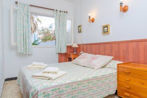 5 habitaciones y tabla de planchar con plancha 
