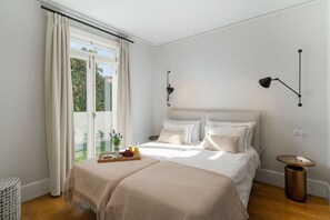 2 bedrooms, iron/ironing board, WiFi, bed sheets - Beautiful villa with rooftop pool | CarmHim (Calheta)
