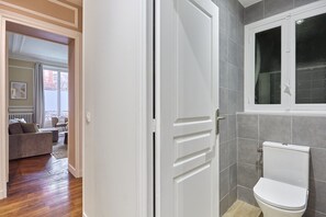Apartment | Bathroom