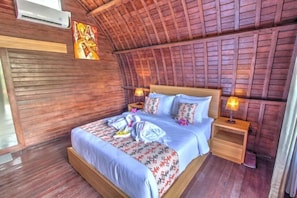 Desk, free WiFi - Klumpu Hill Villa Nusa Penida  (Penida Island)