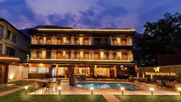 Daily English breakfast (INR 350 per person)