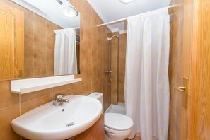 Bathroom - Llac Gran - House In Port D'alcúdia. Free Wifi (Port D'alcúdia, Illes Balears)