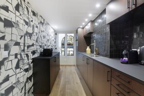 Private kitchen - Superb Apartment 2 Bedrooms Center of Paris (Paris)