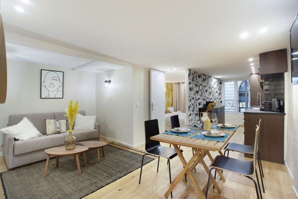 Apartment | Interior - Modern Apartment 2 Bedrooms - Center of Paris (Paris)
