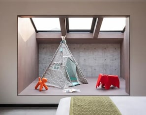 Premium bedding, down comforters, pillowtop beds, free minibar - Tan Alley Wuzhen Eco and Cultural Community (Jiaxing)