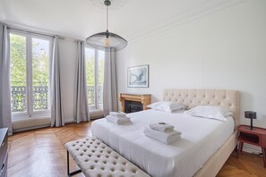 3 bedrooms, laptop workspace, iron/ironing board, bed sheets - Magnificent Flat Centre de Paris Le Marais (Paris)