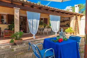 Outdoor dining - Son Coll - Villa With Private Pool In Lloseta (Lloseta, Illes Balears)