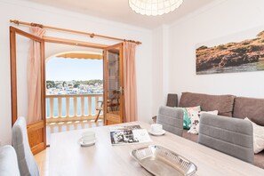 Interior - Casa Michaela - House In Portopetro. Free Wifi (Porto Petro, Illes Balears)