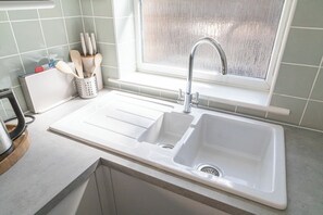 คอทเทจ, 1 ห้องนอน | ครัวส่วนตัว | ตู้เย็น, ไมโครเวฟ, เครื่องชงกาแฟ/ชา, กาต้มน้ำไฟฟ้า