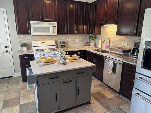Private kitchen - Spectactular Design and Charm (Citrus Heights)