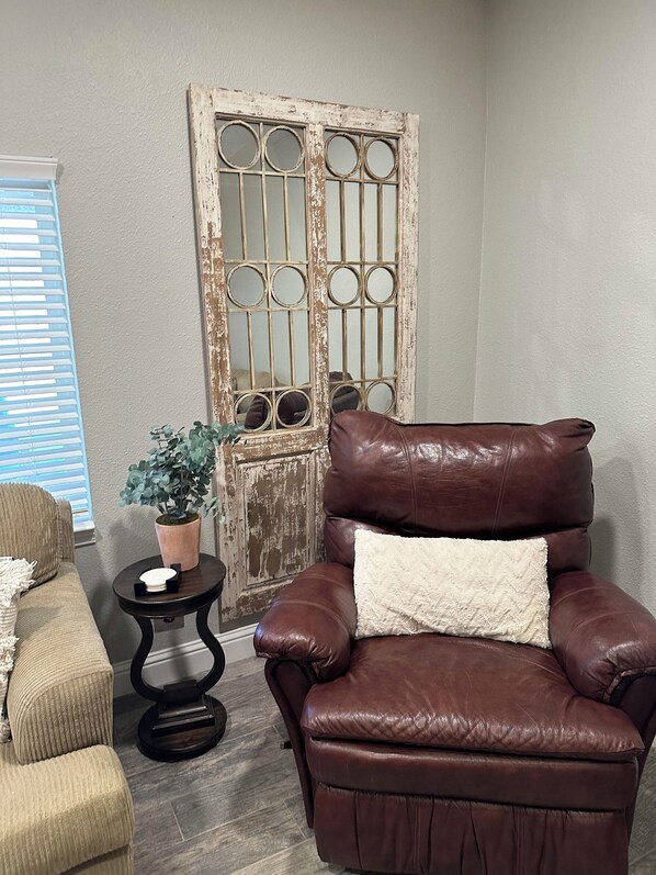 Interior - Spectactular Design and Charm (Citrus Heights)