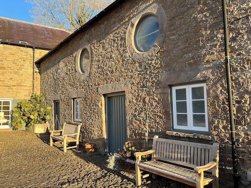 Glanhenwye Courtyard Cottages