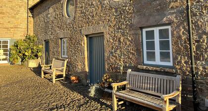 Glanhenwye Courtyard Cottages