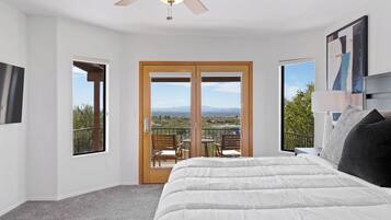 5 habitaciones, tabla de planchar con plancha, cuna de viaje y wifi