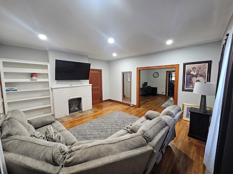 Smart TV. Charming family retreat