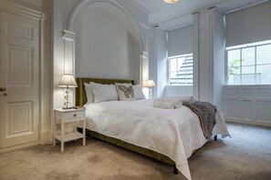 2 quartos, ferros/tábuas de passar roupa, Wi-Fi de cortesia