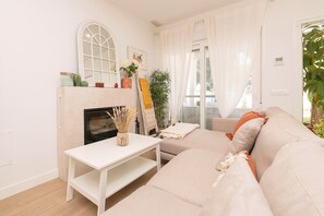 Televisie en een open haard