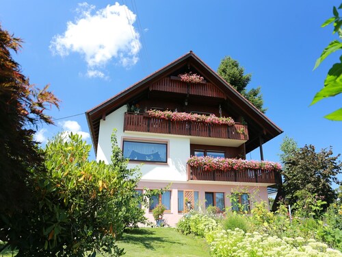 Apartment 'Ferienwohnung' with Mountain View, Shared Garden and Wi-Fi