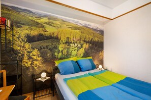 2 bedrooms, iron/ironing board, free WiFi, bed sheets - Holiday Apartment with Shared Garden and Wi-Fi (Freiamt)