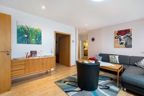Lobby - Holiday Apartment with Shared Garden and Wi-Fi (Freiamt)