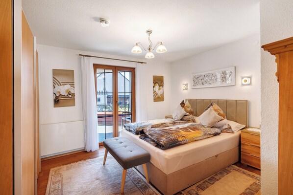 3 chambres, accès au Wi-Fi (inclus), literie fournie